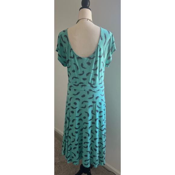 Torrid Aqua Blue Feather Print Faux Wrap V-Neck Front Round Back Dress Sz 2X - Picture 6 of 11